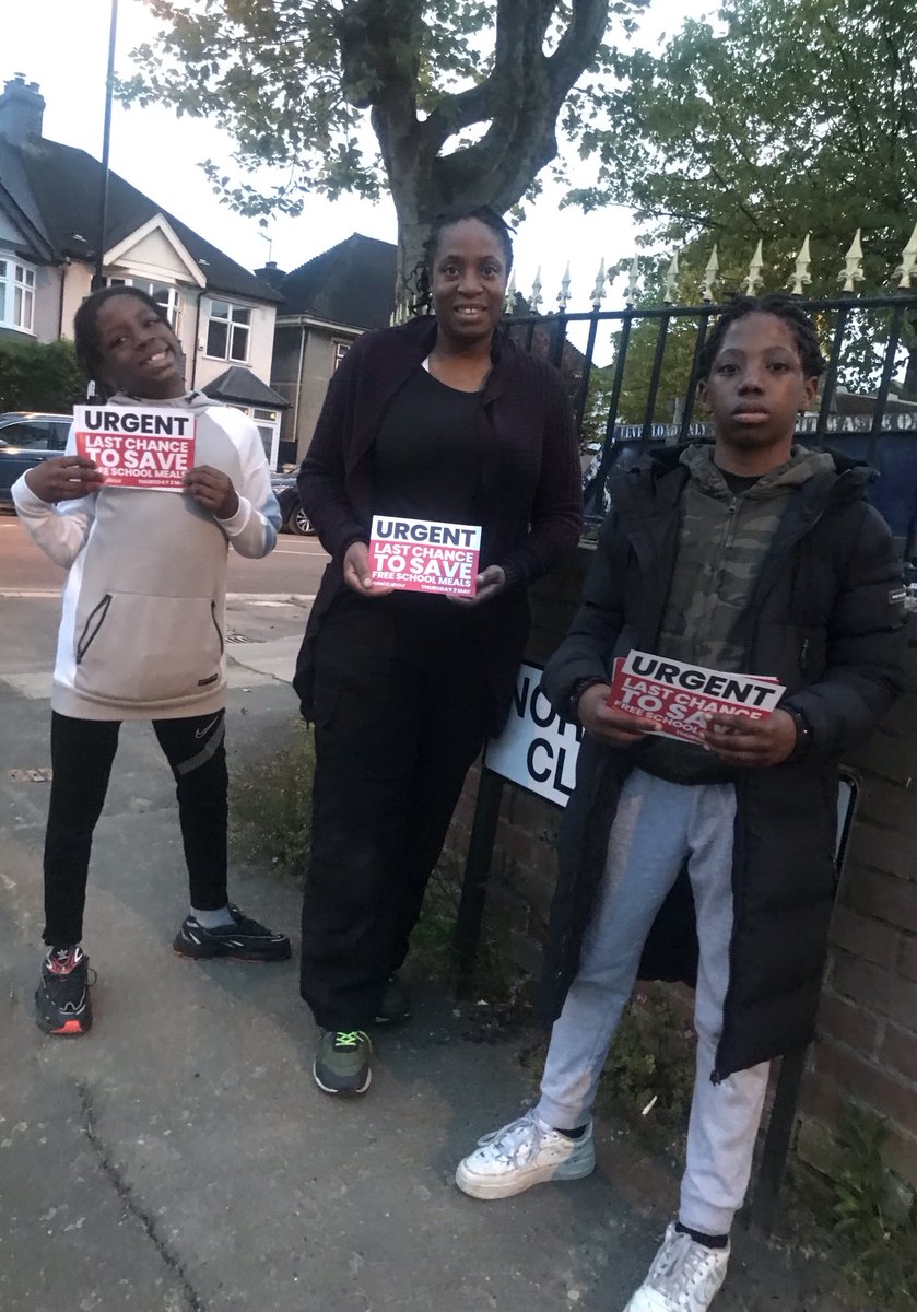 Final push this evening ahead of the polls campaigning for ⁦@SadiqKhan⁩ & ⁦@MinsuR⁩ in Norbury; please come out & vote Labour ⁦Thursday 2nd May polling stations open from 7am-10pm please remember to bring ID 🌹