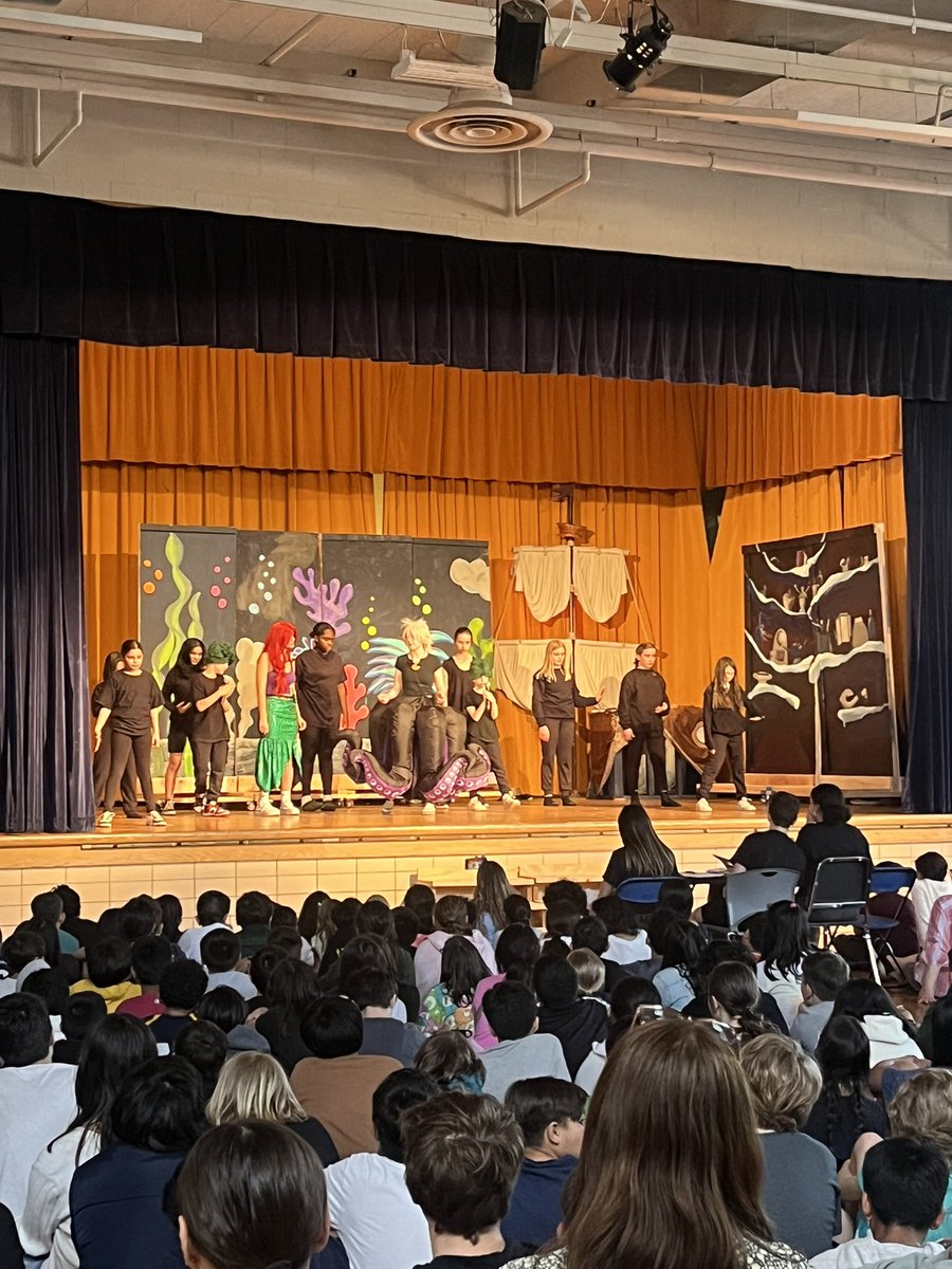 What an amazing performance by our Park View students! All of the hard work is paying off with this great production of The Little Mermaid Jr. Great job, Warriors! #inspire70