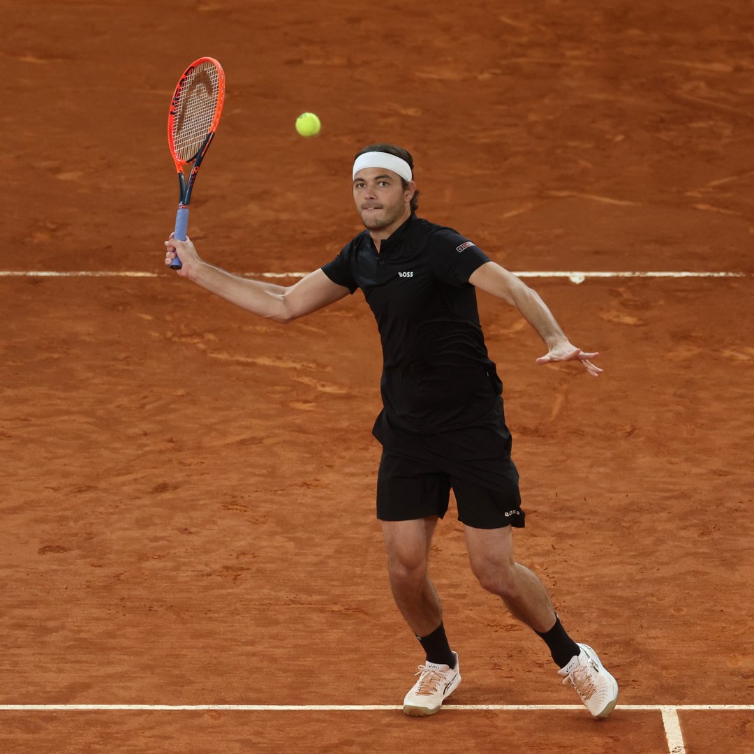 Quick-fire Fritz 🇺🇸 @Taylor_Fritz97 races 6-1 ahead of Cerundolo! @MutuaMadridOpen | #MMOPEN