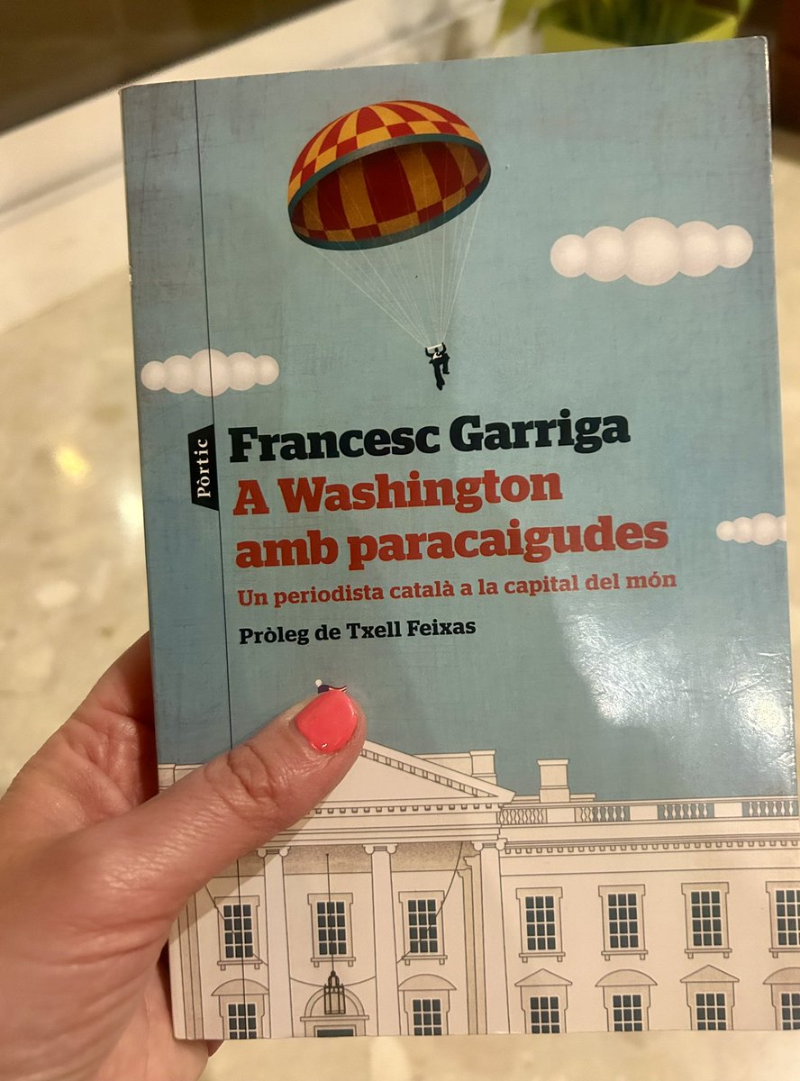 Em va costar trobar el llibre. Finalment, per casualitat, el vaig trobar, amb l’autor @fgarriga al costat, el dia de Sant Jordi. M’ho he passat molt bé llegint-lo! Bon retrat dels EUA amenitzat amb aquells ‘making of’ dels llibres de corresponsals que tant m’agraden. @Ed_Portic