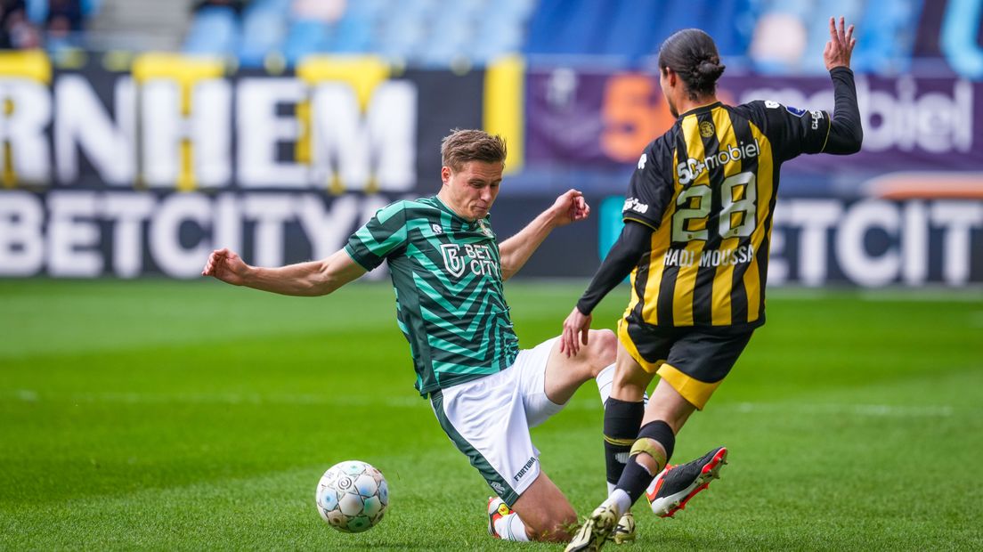 MartijnSchwill's tweet photo. Overigens bestaat dus de kans dat @FortunaSittard zowel de eerste ploeg was die ooit een competitiewedstrijd won in de GelreDome (in 1999) als de laatste ploeg die er ooit verloor. Over stomme feitjes gesproken. #vitFOR https://t.co/0mf6C2BDbL