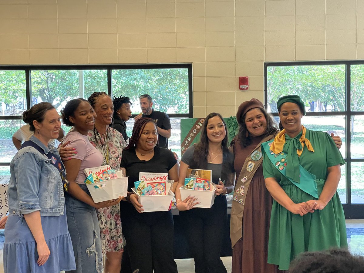 Kaneesha Kelley, Ed.S (@jst_kelley) on Twitter photo Thanks <a href="/Yasmenelovesboo/">Yasmene_Shalaby</a> for inviting me to your students’ “Cupcake Wars”!!!!
Everything looked awesome and the cupcakes were DELICIOUS!!! Kudos to all the kids!!!!!
#Jefcoed
#JefcoedStrong
#CupcakeWars
#Culinary Thanks <a href="/Yasmenelovesboo/">Yasmene_Shalaby</a> for inviting me to your students’ “Cupcake Wars”!!!!
Everything looked awesome and the cupcakes were DELICIOUS!!! Kudos to all the kids!!!!!
#Jefcoed
#JefcoedStrong
#CupcakeWars
#Culinary