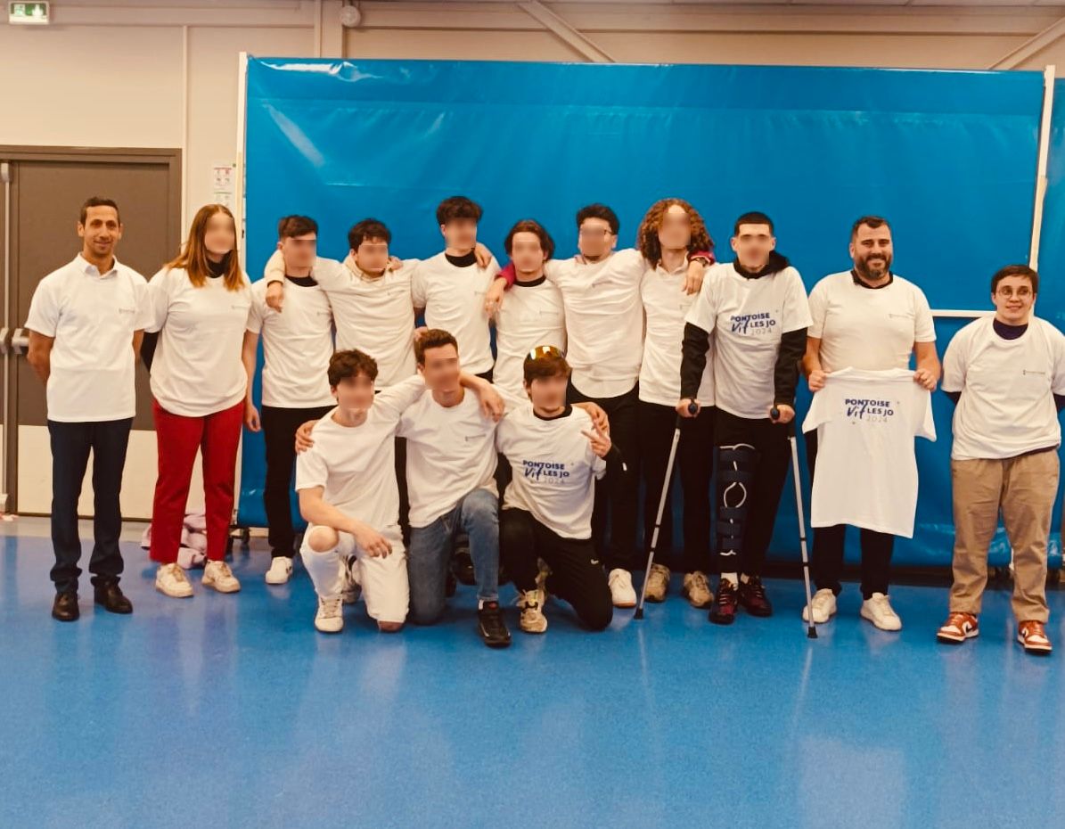 Thomas_Ccx (@tomccx) on Twitter photo Fier de mes élèves de Tle #EPPCS au <a href="/LyceePissarro/">Lycée Camille Pissarro</a> qui ont animé une conférence sur la place des femmes dans le sport - Merci aux intervenants <a href="/MS_Abouna/">MS ABOUNA</a> <a href="/Adjihene/">Djihene Academy</a> <a href="/TaoussyHadji/">L'hadji Taoussy</a> M. Blanchard M. Bourdou ainsi qu'à la direction des sports #pontoise <a href="/EpsVersailles/">EPS Académie de Versailles</a> <a href="/acversailles/">Académie de Versailles</a> Fier de mes élèves de Tle #EPPCS au <a href="/LyceePissarro/">Lycée Camille Pissarro</a> qui ont animé une conférence sur la place des femmes dans le sport - Merci aux intervenants <a href="/MS_Abouna/">MS ABOUNA</a> <a href="/Adjihene/">Djihene Academy</a> <a href="/TaoussyHadji/">L'hadji Taoussy</a> M. Blanchard M. Bourdou ainsi qu'à la direction des sports #pontoise <a href="/EpsVersailles/">EPS Académie de Versailles</a> <a href="/acversailles/">Académie de Versailles</a>