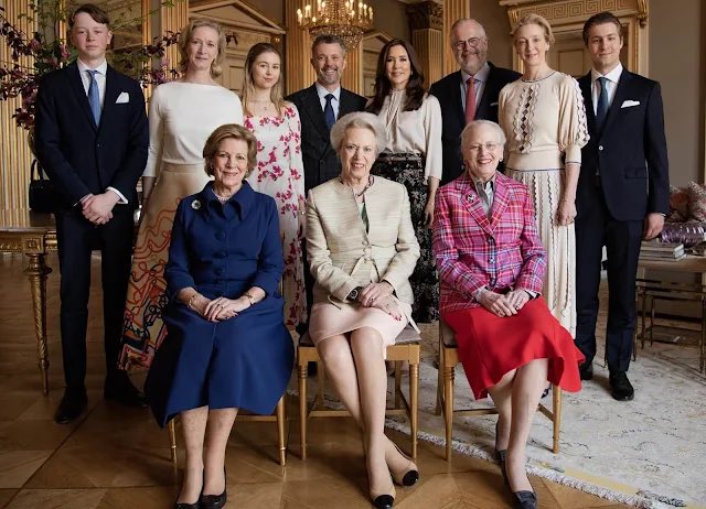 On Tuesday the Danish Royal Family held a lunch to celebrate HRH Princess Benedikte’s 80th birthday at the Frederik VIII Palace in Amalienborg, Copenhagen.🎂🥂😃

Seated L-R are the three sisters : 

Queen Anne-Marie of Greece
Princess Benedikte 
Queen Margrethe (Rtd)