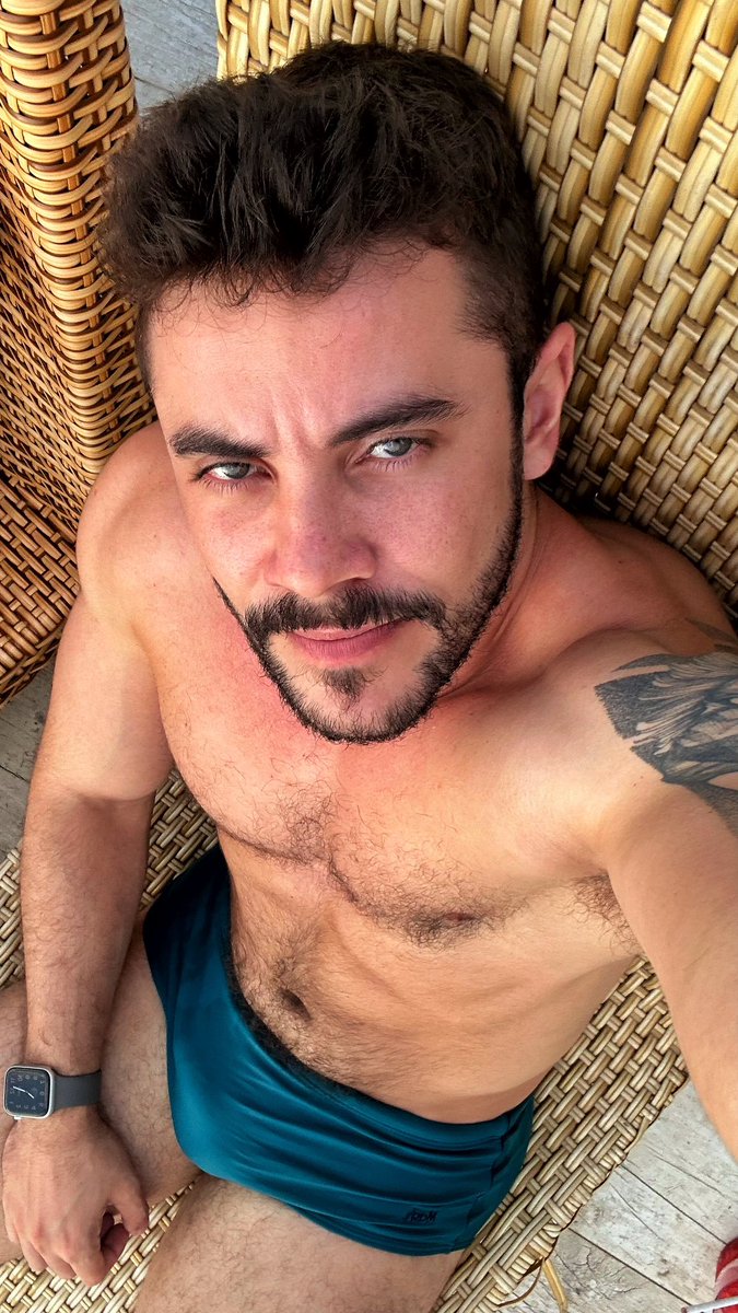 datvini's tweet image. que calor né 🥵