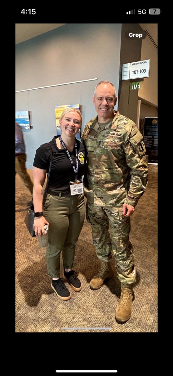 Meet Emily. One of the most charismatic and motivating strength coaches I’ve served with…and she is everywhere. @TRADOC Senior Leader Forum, @FortLeavenworth Pre-command course, and now the #H2F symposium. Way to go!