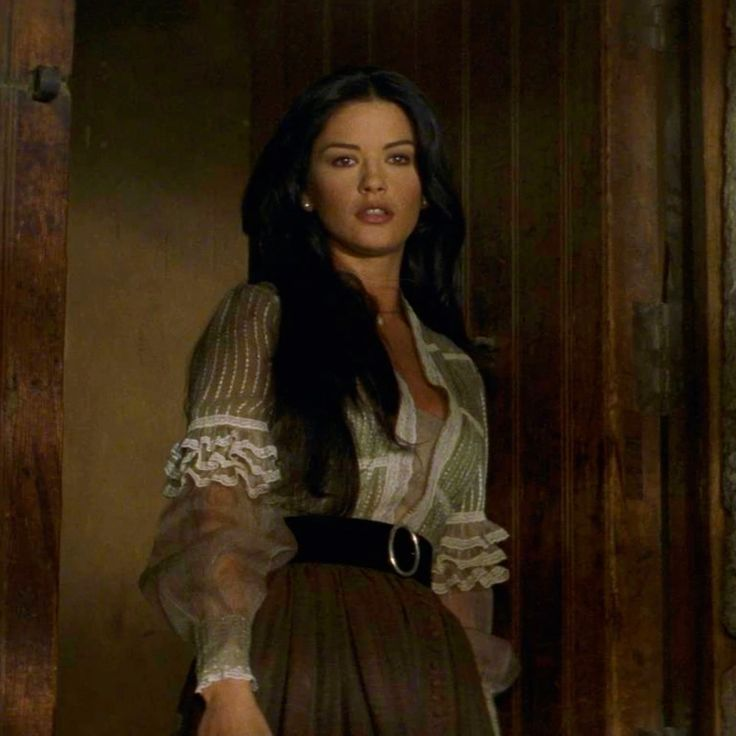 catherine zeta jones in the mask of zorro, 1998