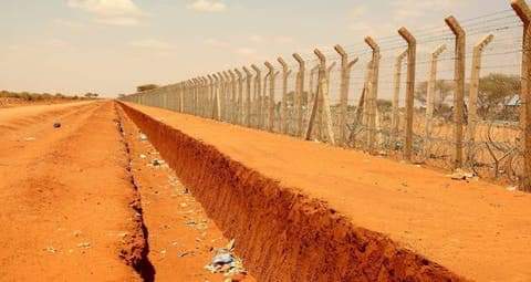 @iamkipro @C_NyaKundiH @kdfinfo @NPSOfficial_KE This would be great. From kiunga to Mandera. A trencher machine, ten thousand casts for posts, 20,000 NYS cadets for several months. Border ikuwe border. Sio footpath. Then a road be built, evenly