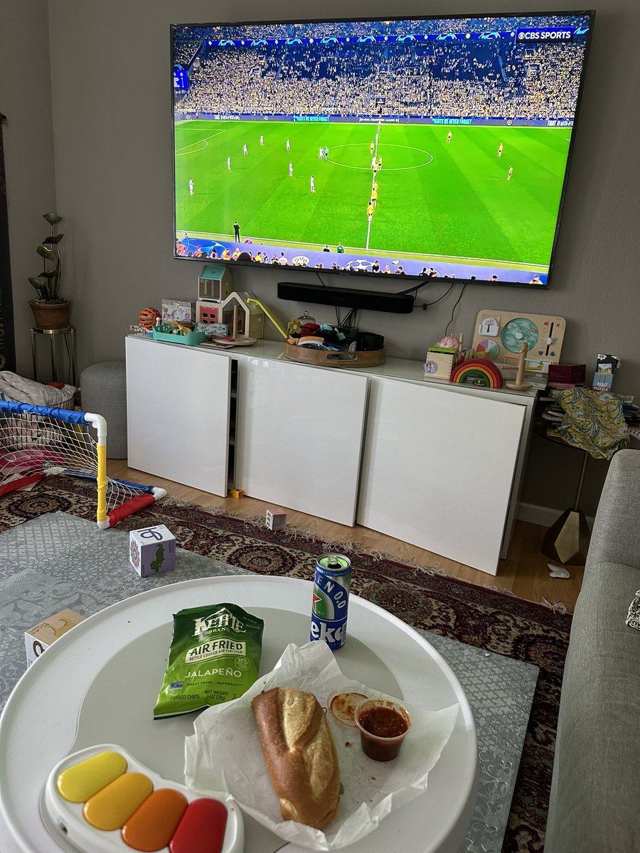 A Dad’s WFH lunch - The best part of WFH is definitely enjoying Champions League football with a sandwich and a Heineken 0.0 😅 Cheers! 🍻#UEFA #UEFAChampionsLeague  #WFHLife #Heineken