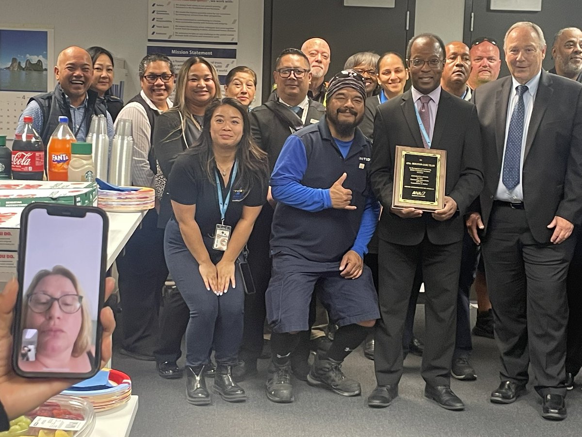 IAH ANA celebrating Safety Excellence, thank you ..for keeping the team and customers safe. @weareunited @AndyJamison2