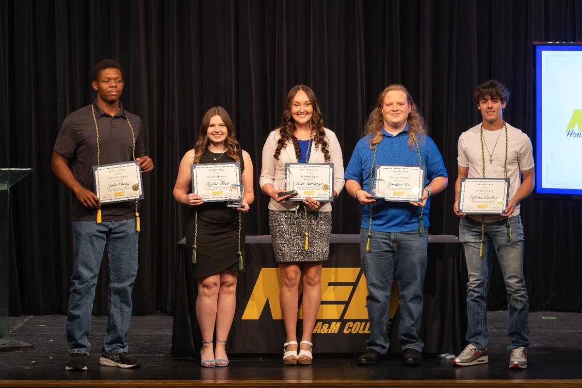 NEO Honors Program recognized Class of 2024 graduates at their recognition ceremony. The graduates were awarded for their honors achievements, and select students were awarded for outstanding service, outstanding research, and outstanding graduate.