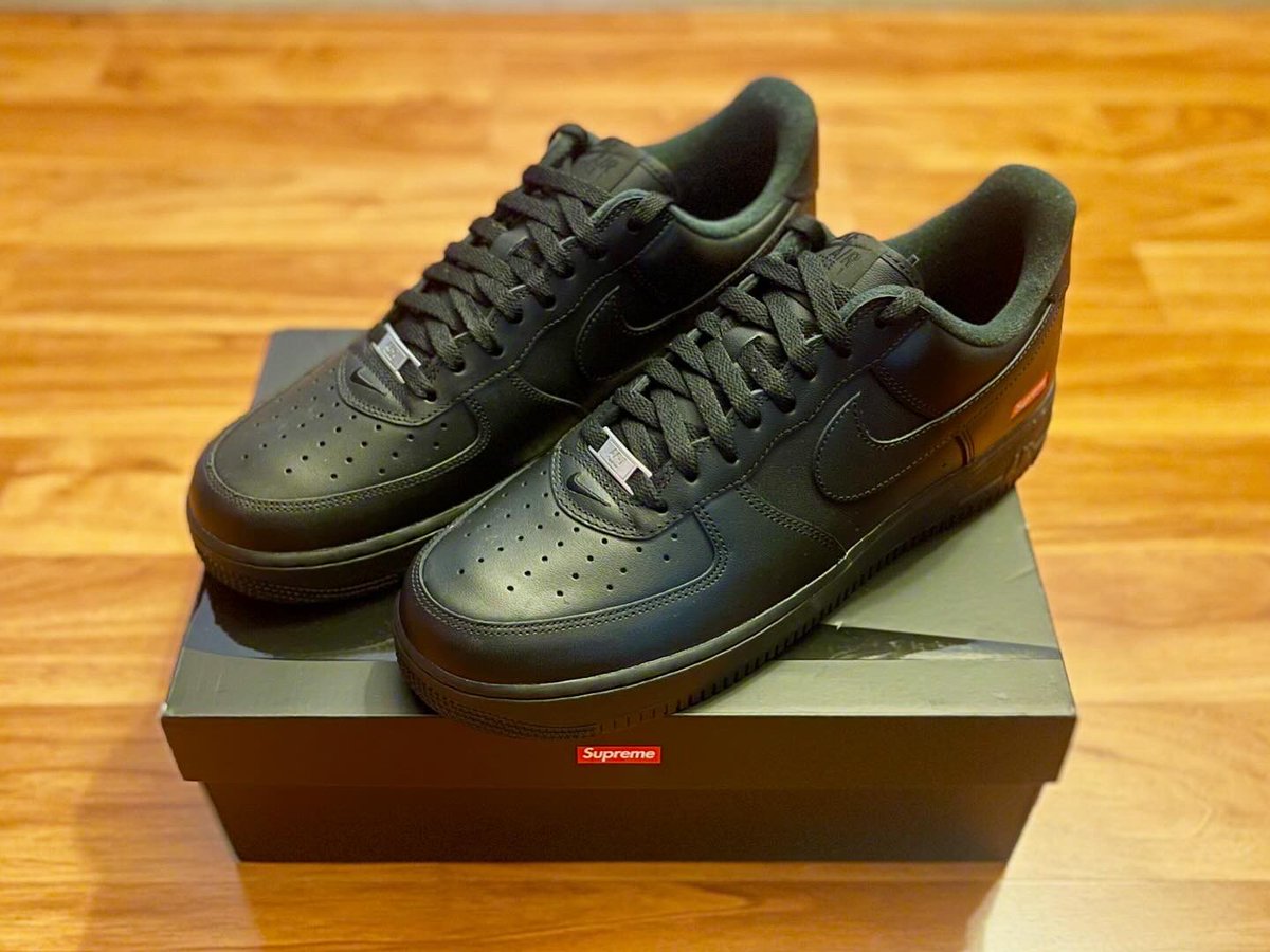 Nike x Supreme Air Force One Low SP ‘Box Logo’ 🔥🔥🔥
-
-
-
-
-
#NewCop #Sneakerhead #Nike #Air #Force #One #Low  #Retro #Special #Project #SP #Box #Logo #Black #ShoeGame #KOTD #YourSneakersAreDope #FeetHeat #BuyWhatYouLike