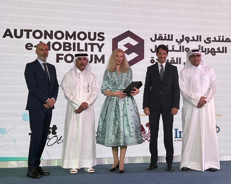 Proud to see top Italian  🇮🇹 tech university @polimi awarded for its autonomous car racing project @PoliMOVE. Thank you Minister of Transport of #Qatar 🇶🇦 HE Jassim Al Sulaiti and @aemobforum. #AutonomousVehicles #cars