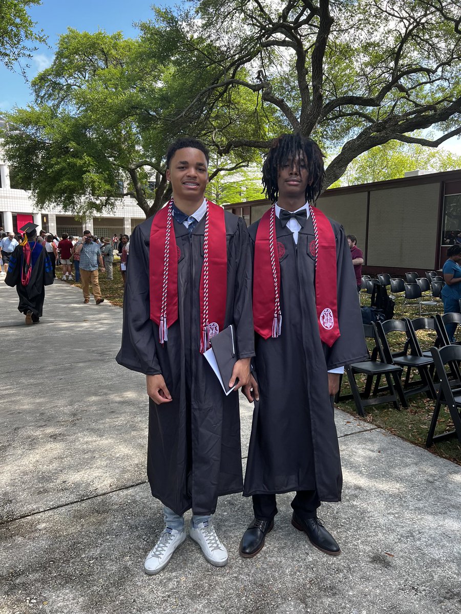 Crestwood Knights Football (@cwoodfootball96) on Twitter photo Congrats to Senior <a href="/KhalilMoody06/">Khalil Moody</a> on earning his Associates Degree in Arts from USC-Sumter. Khalil will further his college education at Mercer University where he will also be playing football ๐. Great job Khalil. #TheKnightWay #ShieldsUp #STUDENTAthlete ๐๐ก๏ธโ๏ธ Congrats to Senior <a href="/KhalilMoody06/">Khalil Moody</a> on earning his Associates Degree in Arts from USC-Sumter. Khalil will further his college education at Mercer University where he will also be playing football ๐. Great job Khalil. #TheKnightWay #ShieldsUp #STUDENTAthlete ๐๐ก๏ธโ๏ธ