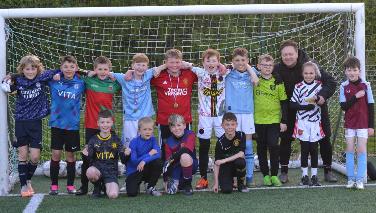 Just to share that our U10’s boys have raised a fantastic £70 for the Bobby Moore Bowel Cancer Fund as part of the wear your own football shirt initiative. Lots of smiles & colourful football tops! Well Done! 👏🏼🐯⚽️