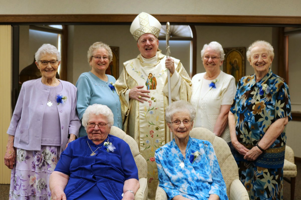 Such a beautiful day to celebrate our Diamond Jubilarians -- Sisters Marie Kyle, Malinda Gerke, Karen Flottmeier, Dolores Lilla, Mary Becker and Rachel Kiefer -- with Bishop Callahan, @DIOLaCrosse, at St. Rose Convent!