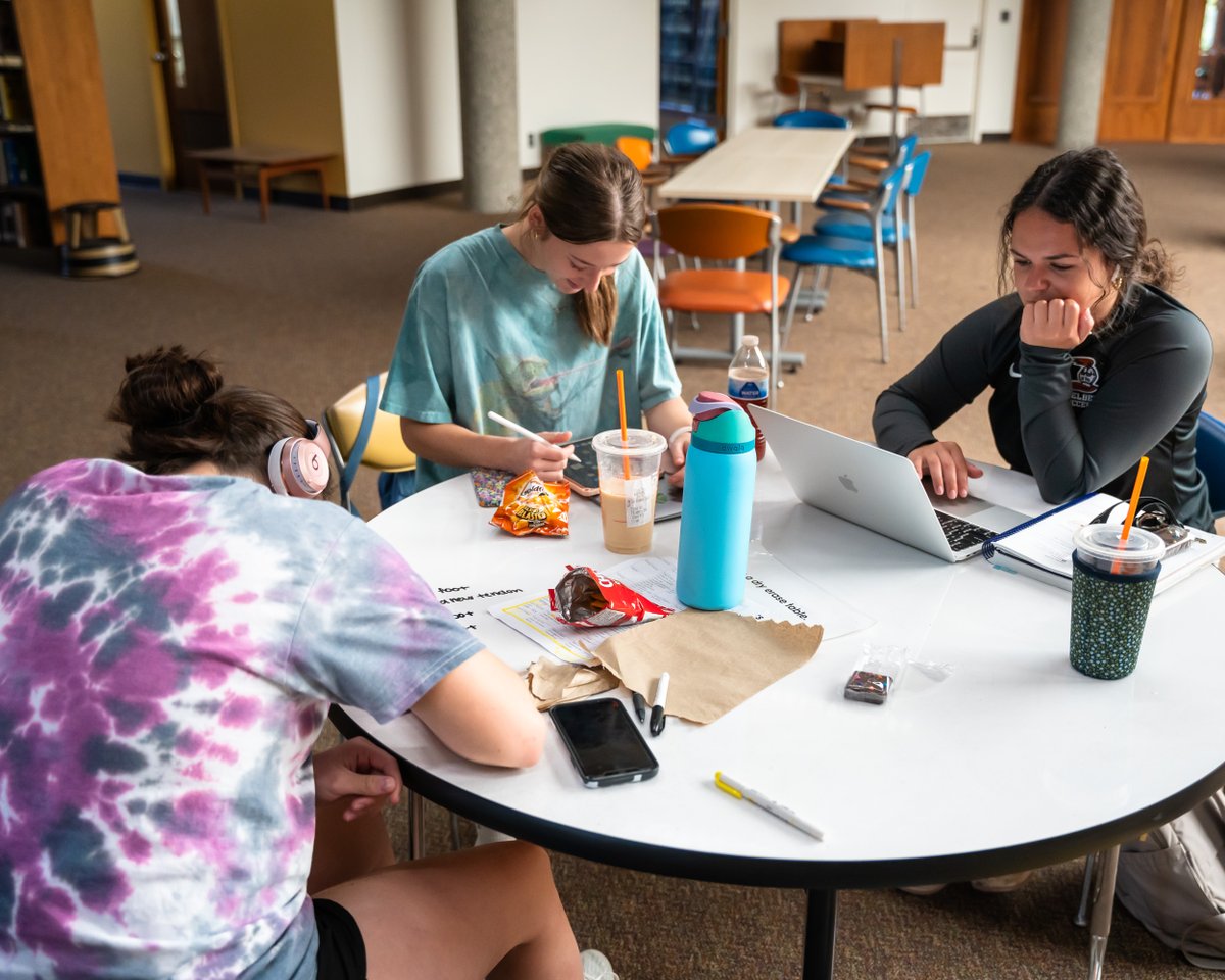 Today is Reading Day! Study-A-Thon was in full swing today at Beeghly Library. Good luck to all our Student Princes who are preparing for their final exams.📖❤