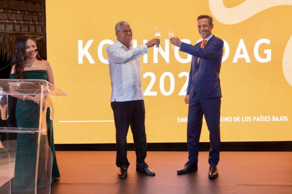 Recordando una maravillosa celebración del Día del Rey en el hermoso Jardín Botánico Nacional, celebrando también la excelente relación entre 🇳🇱 🇩🇴. ¡Somos vecinos, somos socios naturales! @DutchMFA @MIREXRD @PresidenciaRD @PaisesBajosenRD