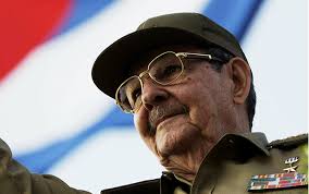 La política de cuadros del PCC deberá asegurar dirigentes con capacidad de diálogo con las masas, siendo resolutivos y con elevada responsabilidad, disciplina, control y dirección colectiva para la solución de los problemas. #CubaViveyVence #FidelEnUnaFrase #SomosCuba