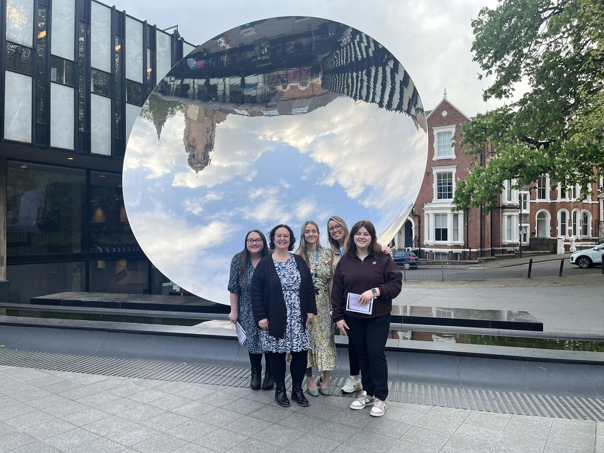 Alexandra tweet media