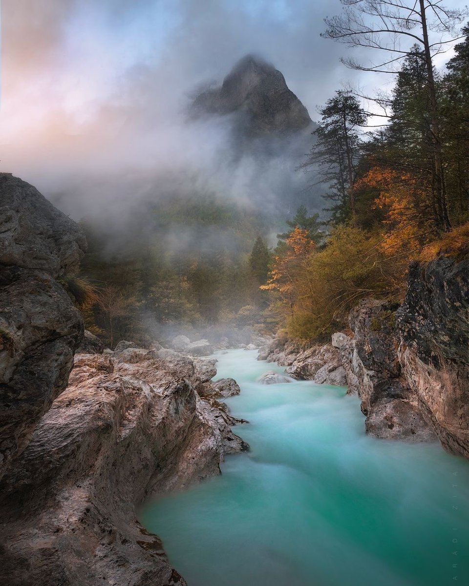 The always spectacular Soča Valley 😍😍😍 Photo by 📸 @zit_8_photography