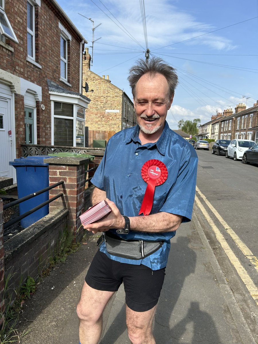 County Councillor #NeilShailer joined #NECambsCLP in Wisbech Riverside today to continue our leafletting for @anna4labour