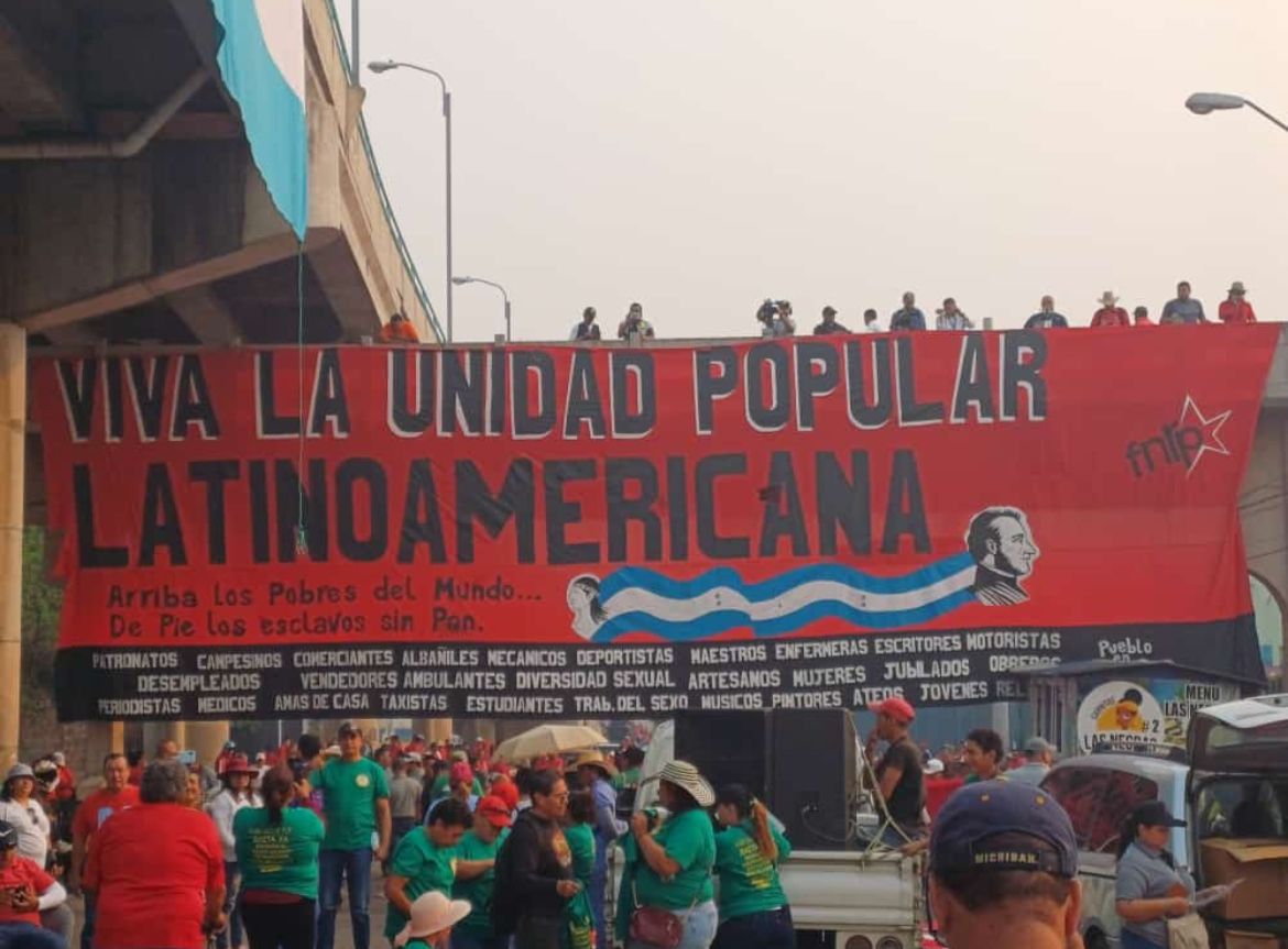 01 de mayo, día internacional del Trabajador. 

¡Que viva la unidad popular Latinoamericana! #HastaLaVictoriaSiempre 🖤❤️