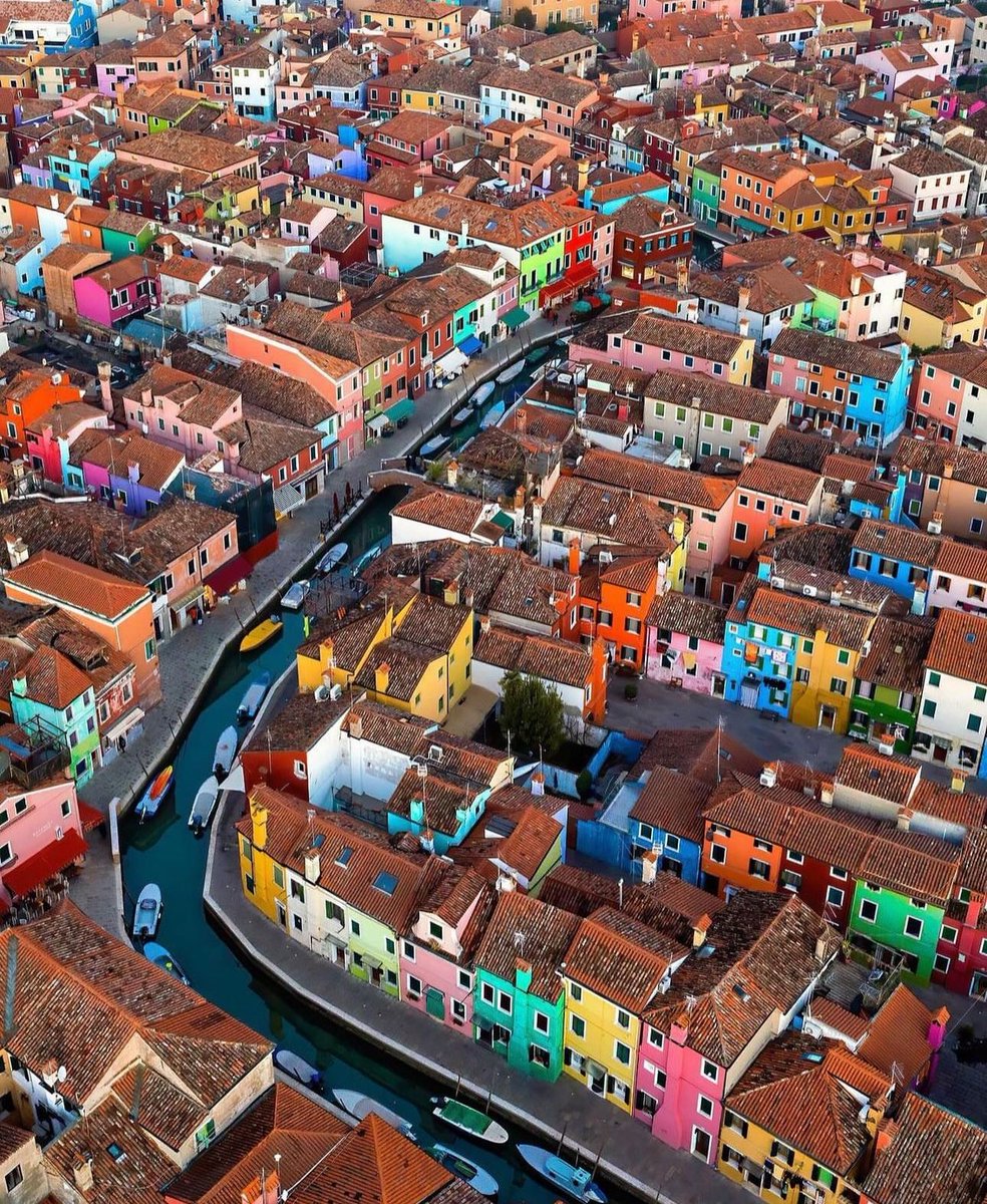 🤔🖼️picture … house & river … burano island Venice Italy 🇮🇹 … ✨✨🤔
#picture #burano #island #Venice #Italy