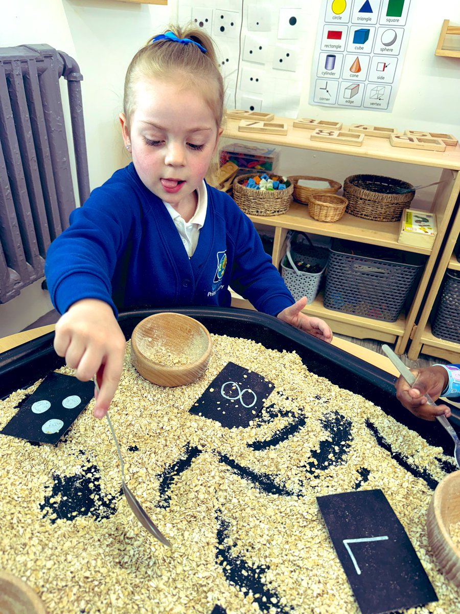 Great learning and exploring in Nursery again today 💙🙌🏻🩵 The children have loved their class text ‘Goldilocks and the Three Bears’ 👱🏼‍♀️🐻🐻🐻 @lea_forest_aet @AETAcademies @BirminghamEdu @mrsrmurad @LFP_DHT_MrW @LFP_Dep @LFP_Nursery @MrsCGonzales @PieCorbett