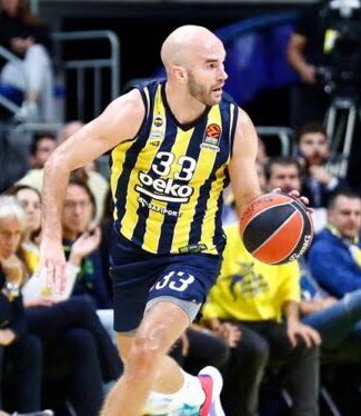 Nick Calathes Avrupa'nın şu an açık ara için en iyi oyun kurucusu. Bu takım buraya kadar geldiyse onun da çok büyük katkısı var. Kontratını muhakkak bir sezon daha uzatıp takımda tutmak lazım.