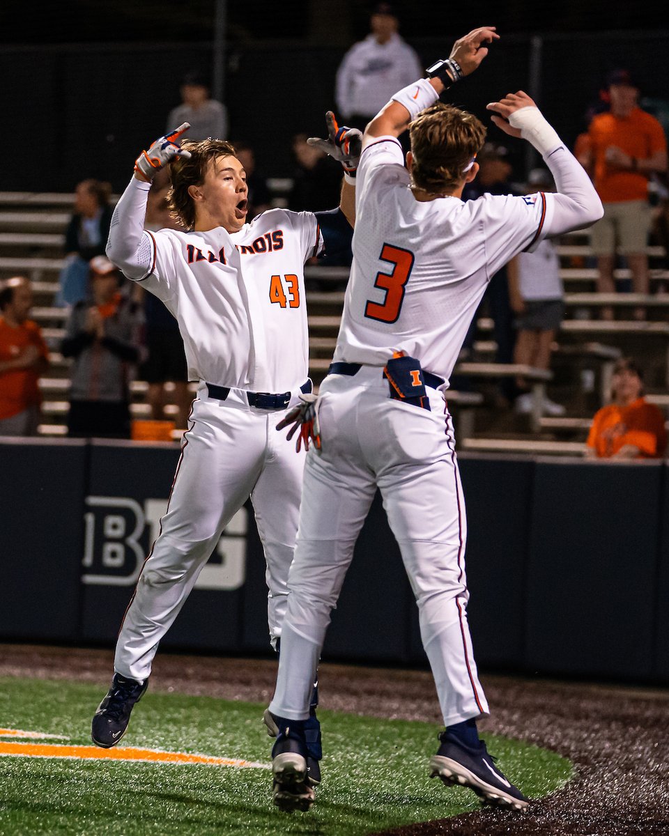 IlliniBaseball tweet picture