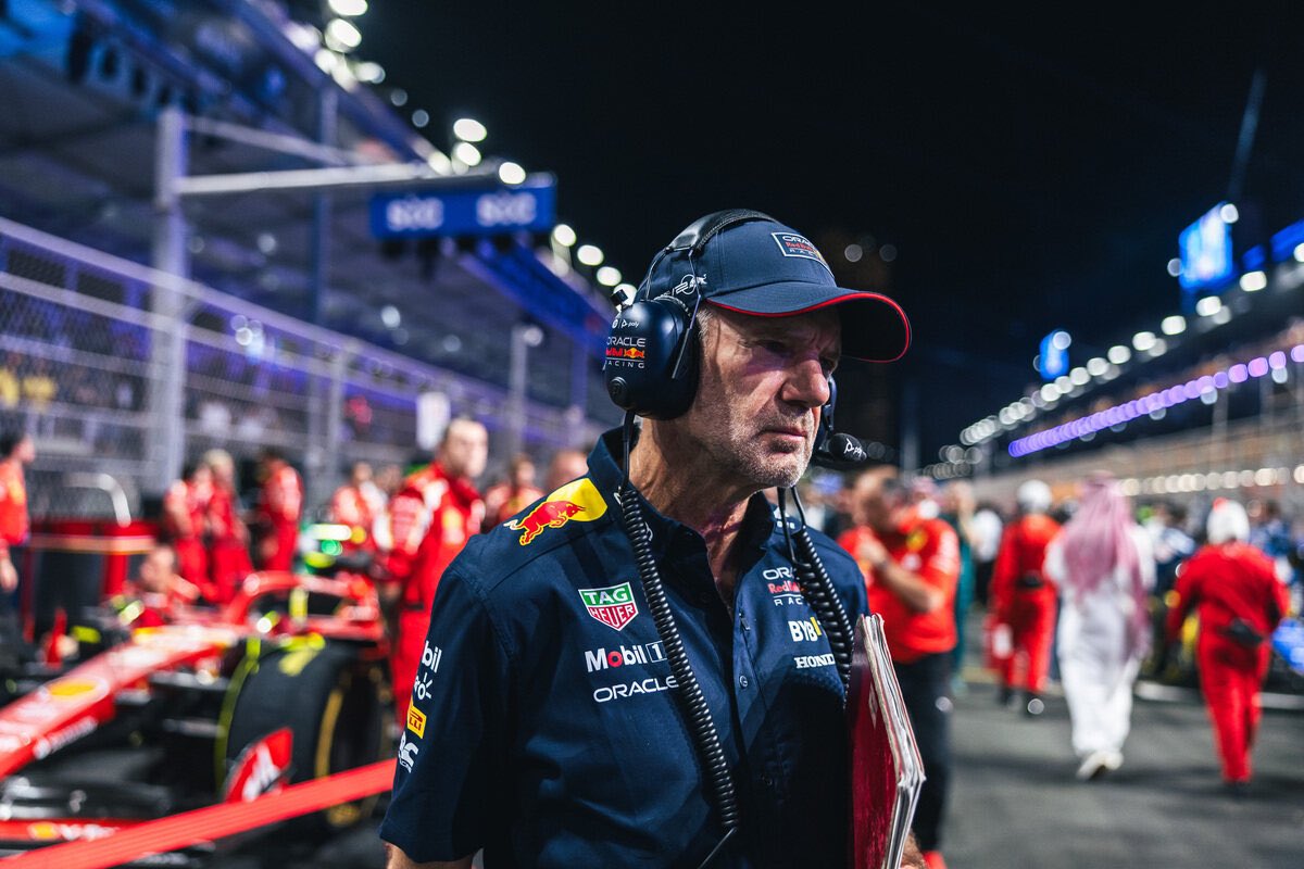 Only Ferrari has won more constructors championships than Adrian Newey Ferrari - 16 Adrian Newey - 12 Williams - 9 McLaren - 8 Mercedes - 8 Fun fact: Newey-designed cars have won a title with every engine on the current grid (Mercedes, Renault, Honda) except Ferrari 👀