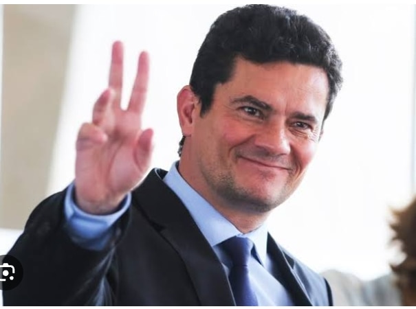 Parabéns Sérgio Moro pelo trabalho que você faz no senado, parabéns a todo os trabalhadores do Brasil