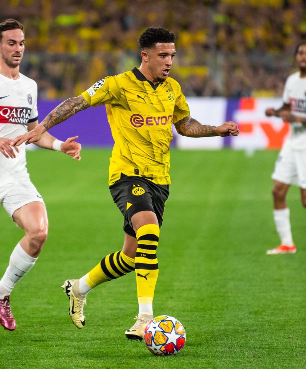 This is one hell of a performance from Jadon Sancho. All I can do is just stand up and applaud…