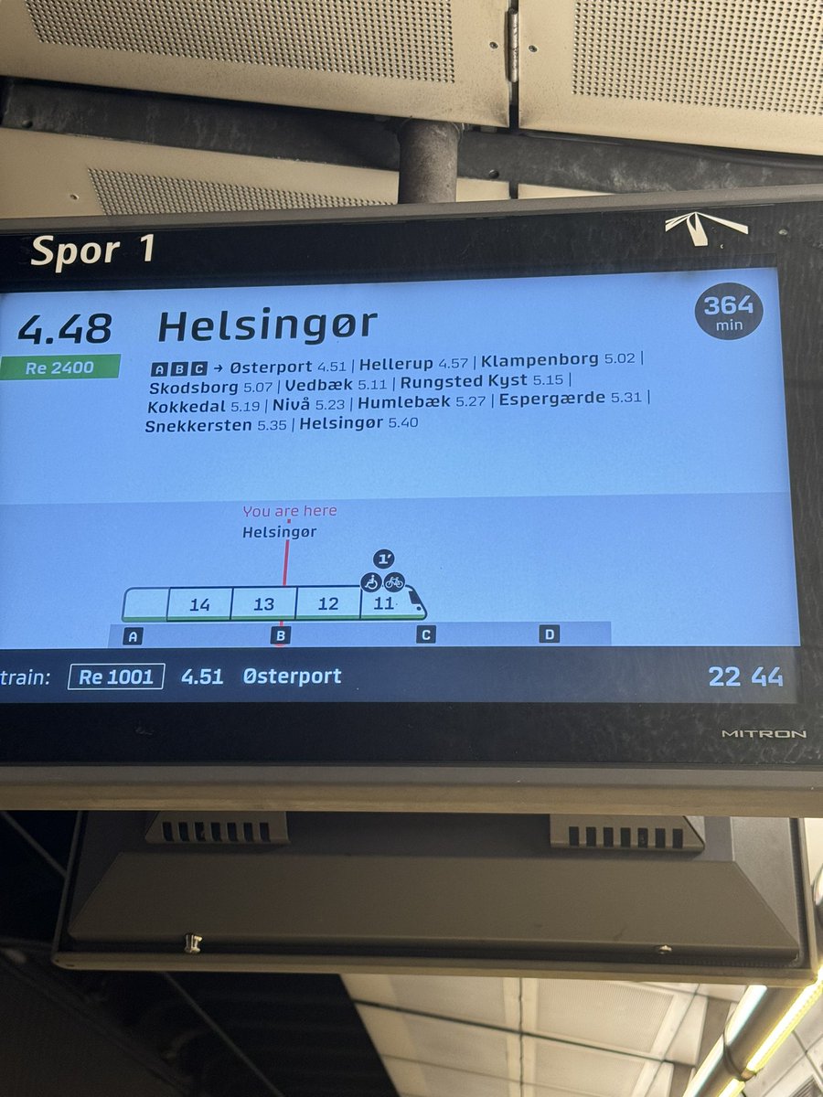 Det er svært ikke at holde af Kystbanen og @omDSB. Kun 364 minutter til næste tog ifølge DSB onsdag aften