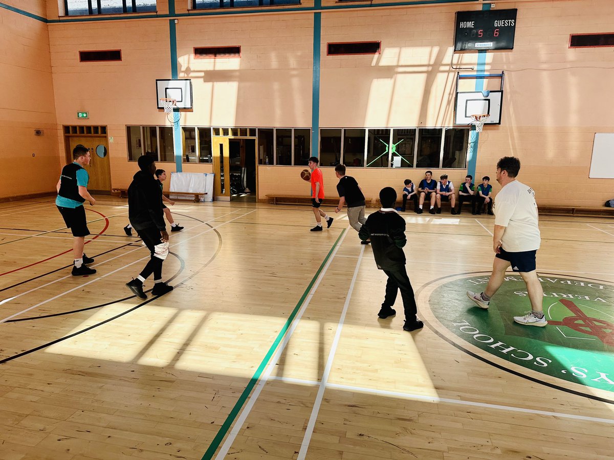 🏀⛹️Well done to our Key Stage 3 Basketballers this evening! Great session! ⛹️🏀 Thanks to Mr Easom 🏀