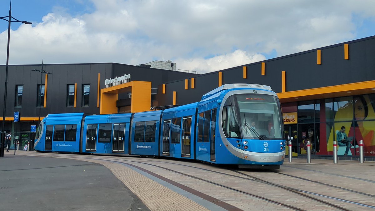 A day out today saw me visit Birmingham and make use of the Metro for the full route. It's certainly going to be good once the new line to Dudley opens. @AndysTramPhotos @303032T @LinzGelsthorpe @David_B235 @UK_Tram_ @tramathon @SStockwelll @Shaun__92 @antisocialcelt