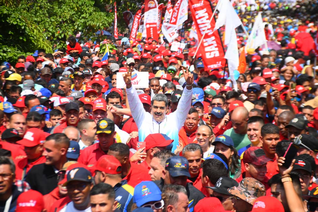 ¡La Esperanza Está En La Calle! 

#MaduroEsElDeChávez

#MayoDeTransformación