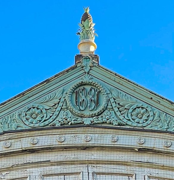 A Victorian pineapple. 📍Smithfield Markets, #London #architecture #market #history #photo #pineapple #victorian