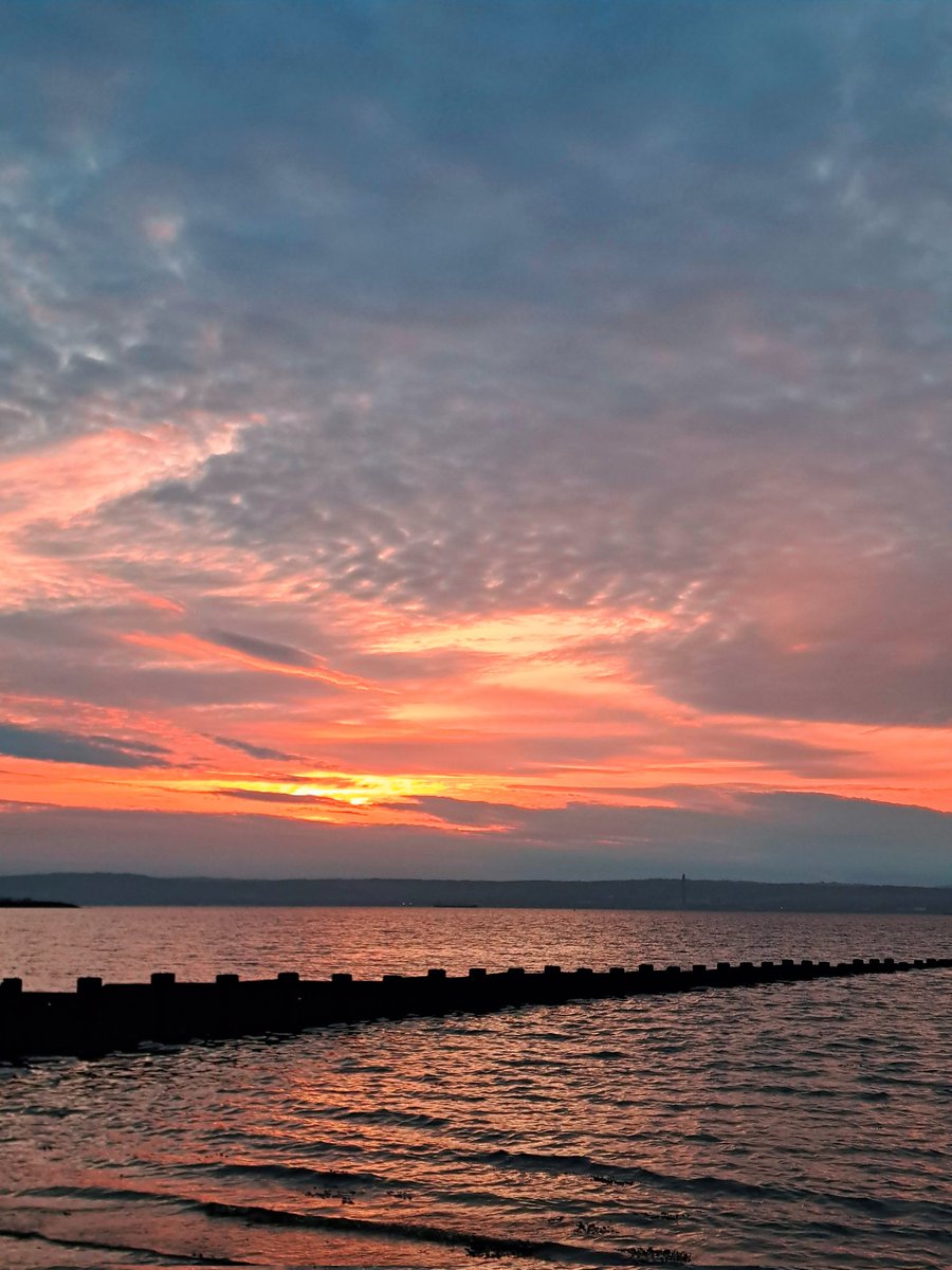 🧡 Peaceful evening glow........