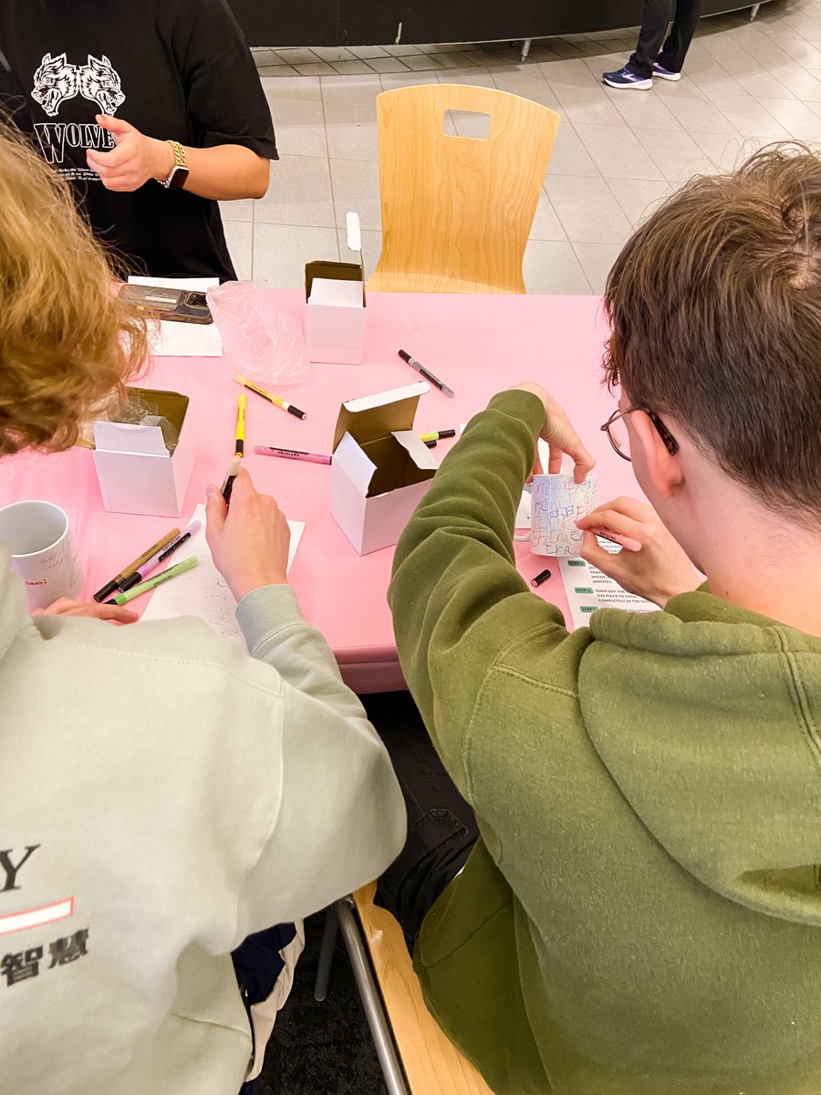 It's getting CRAFTY in here!🖌️🎨

During the Late Night Breakfast event during dinner on Monday, students at Sanford Dining Hall tapped into their inner artistry to create AMAZING mugs!

#DIYMugDecorating #DIYGift #MoreToYourMealPlan #Crafty #UMNProud #UMN27