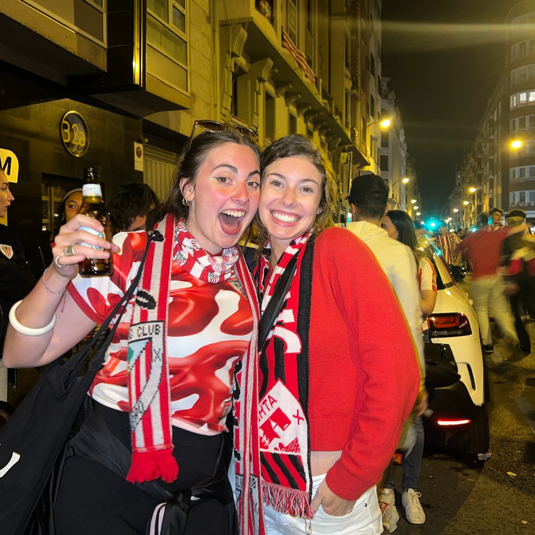Game on! We've got some pictures from Spain! Our digital ambassador Annalaura went to an Athletic Bilbao game and she sent us pictures. 

#spain #bilbao #athleticbilbao #olemiss #studyabroad