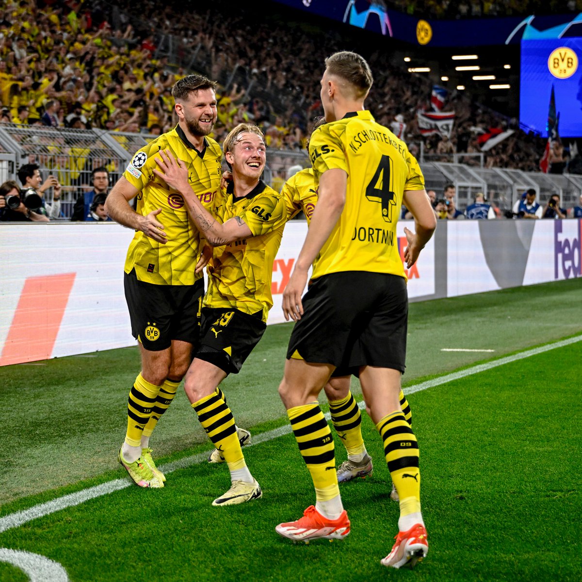 Şampiyonlar Ligi Yarı Final ilk maçında Borussia Dortmund, sahasında Paris Saint-Germain'i 1-0 mağlup etti. MS | Borussia Dortmund 1-0 PSG ⚽️36' Füllkrug