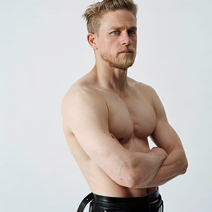 Charlie Hunnam - Crossing arms