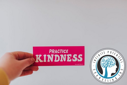 You can stop your racing mind, and quell anxiety, through practicing kindness. bit.ly/stopyourracing…

#anxiety #depression #PTSD #trauma #ADHD #sensoryprocessing
#personaldevelopment #psychotherapy #selfcare #mentalhealthmatters #roundrocktx #roundrock #therapyiscool…