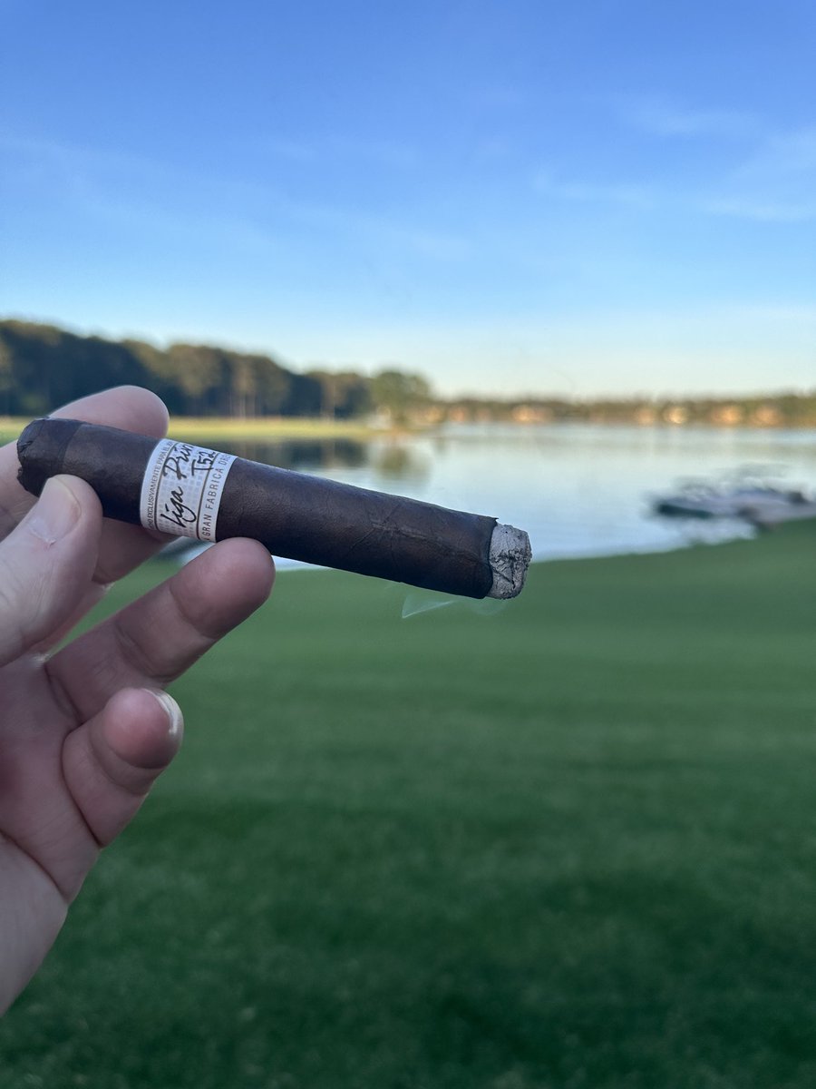 Mmmm smoke em if ya got em! #LakeLife #MemberGuest