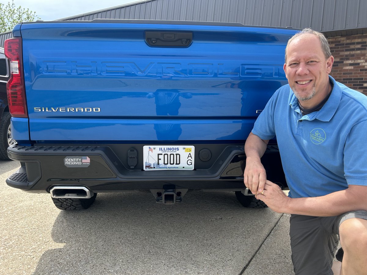 SSGA's Eric Wenberg has been traveling along the Midwest this week, meeting with members and catching some of #plant24. Eric caught up with the Pence Group, IOM Grain, IN Crop Improvement, US Nisshin Shokai and WeFarm Organics. We love the @USIDPreserved sticker on Rob's truck!