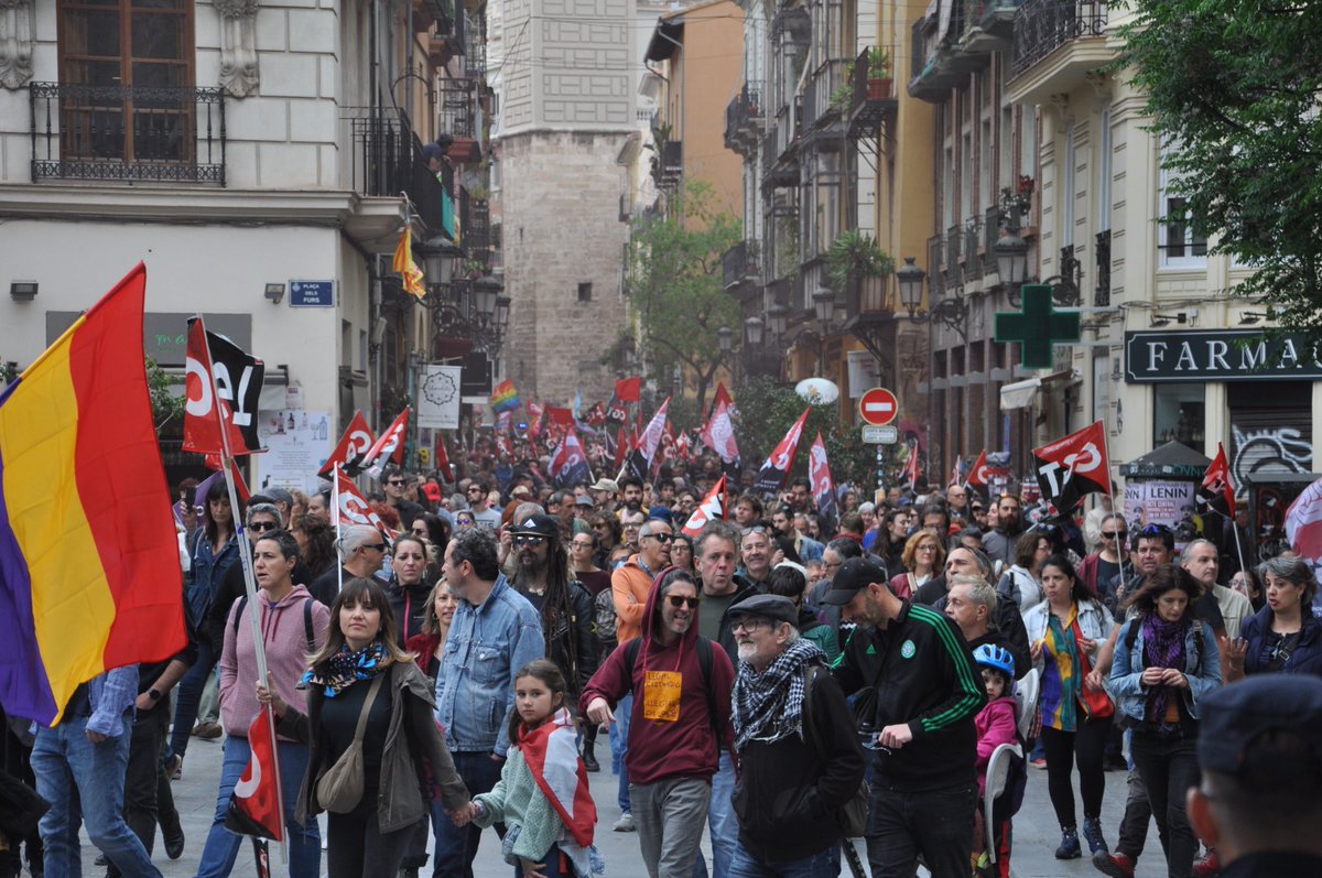 Espectacular manifestació de @CGTvalencia hui #PrimerDeMaig #1Mayo2024 #1Maig2024 #DiaInternacionalDeLaClasseTreballadora La més gran dels últims anys a #València, gràcies a totes les que ens heu acompanyat. #QueNoEtMaregen #VineAmbCGT