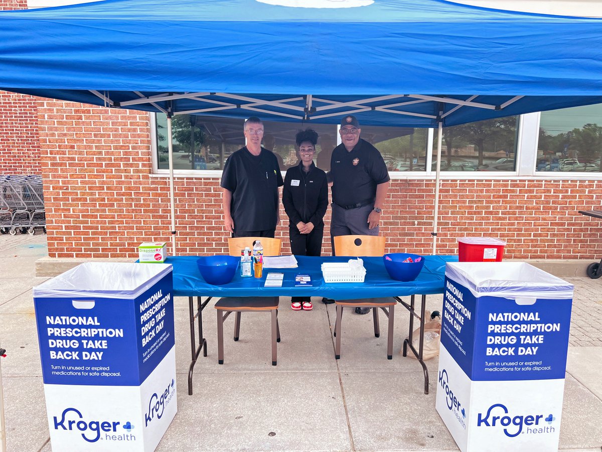 On Saturday, April 27th, Newton County Sheriff's Office deputies were present at the Kroger on Salem Road for the Drug Enforcement Administration’s National Prescription Drug Take Back Initiative. 

#DEA #DrugTakeBack #CommunityInitiative