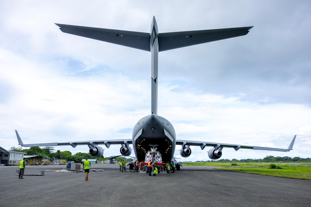 Australian military aircraft have continued to play a major role in the air bridge that links Solomon Islands during its national elections, moving police, military & civilian specialists from multiple countries into & around Solomon Islands. 👏✈️ #YourADF #AusAirForce #AusArmy